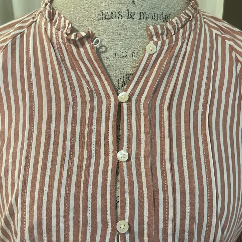 a.n.a. Light red & white striped shortsleeve flowy blouse women’s top Small - Picture 7 of 9